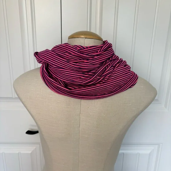 Ivivva Scarf - Picture 5 of 5